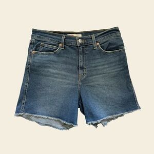Levi’s Signature Heritage High Rise Shorts | Size 6 / 28 | Medium Wash